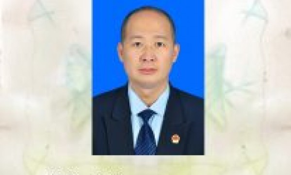 杨伟